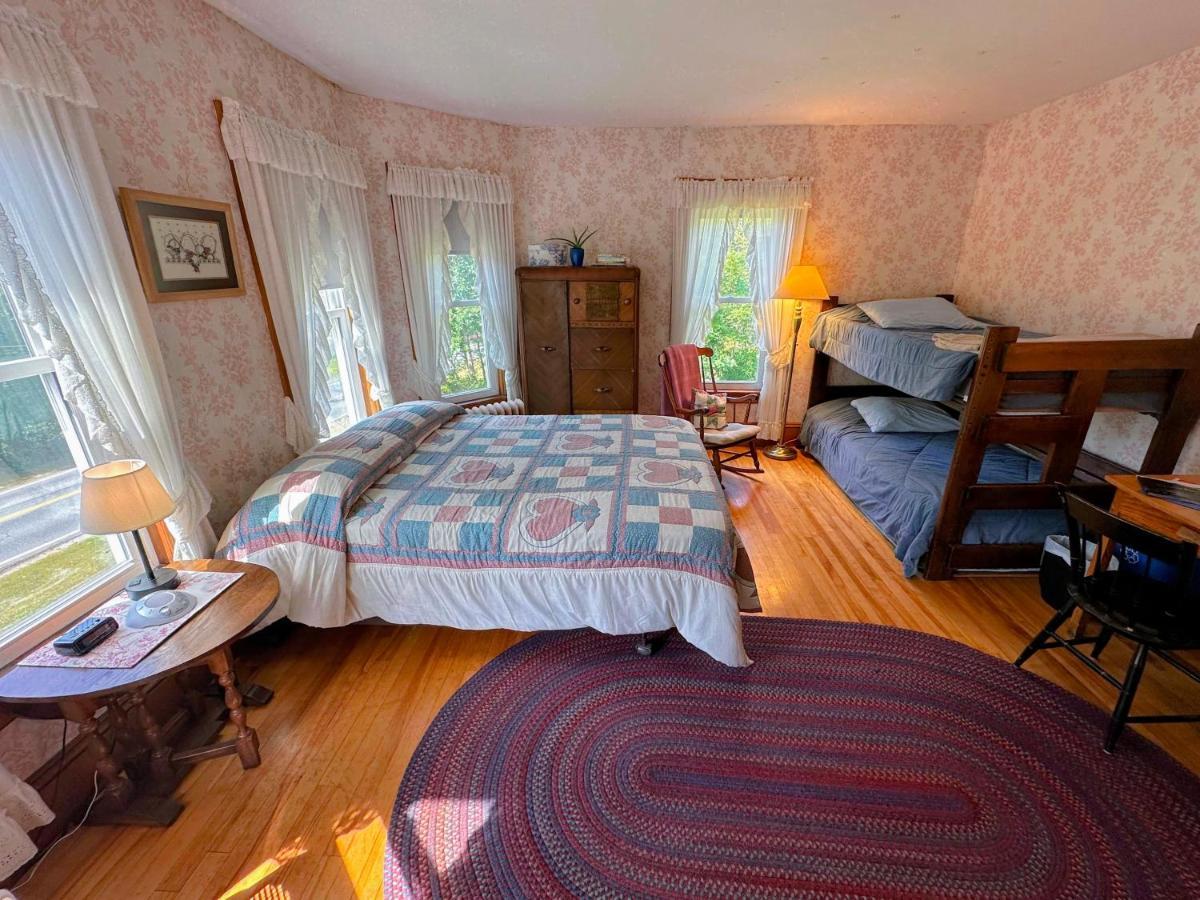 Private 2 Bedrooms And 1 Bathroom In Grand Victorian Home In The Heart Of The Whiite Mountains! Great Host Whitefield Luaran gambar